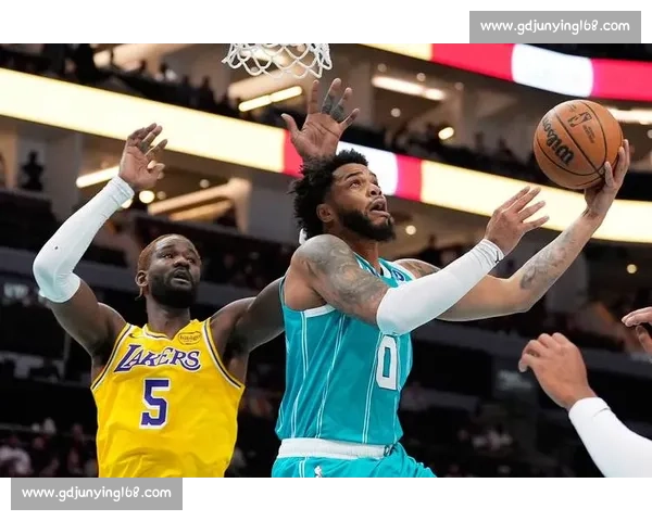 湖人对阵黄蜂全场比赛录像回顾精彩瞬间与战术解析常规赛NBA