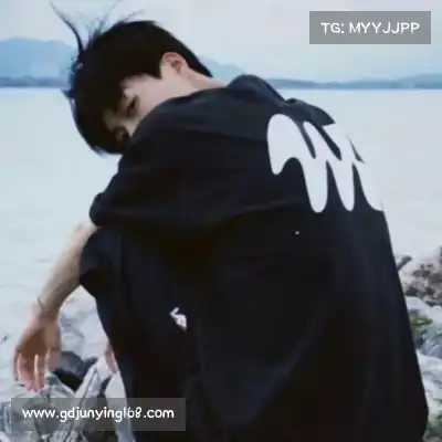 滑凤默